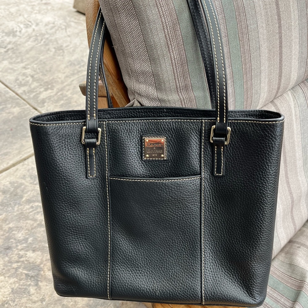 Dooney & Bourke small Lexington shopper. Black pebbled. Red lining. EUC